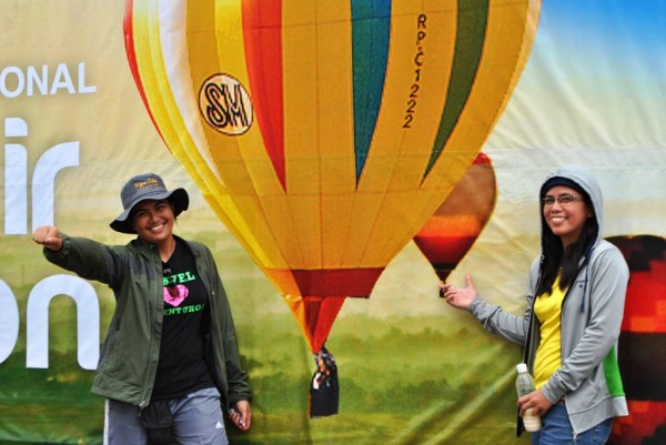 Flying Friendships (4)